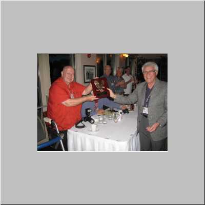 174-2009(270)MartyHeuer-presenting-plaque-to-BobJones.jpg